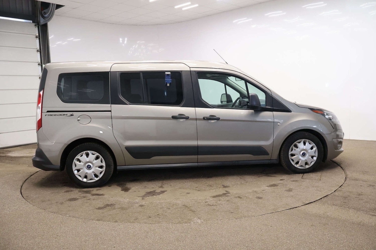 Used Ford Grand Tourneo Connect 2017 for sale - 77702625: Photo 8