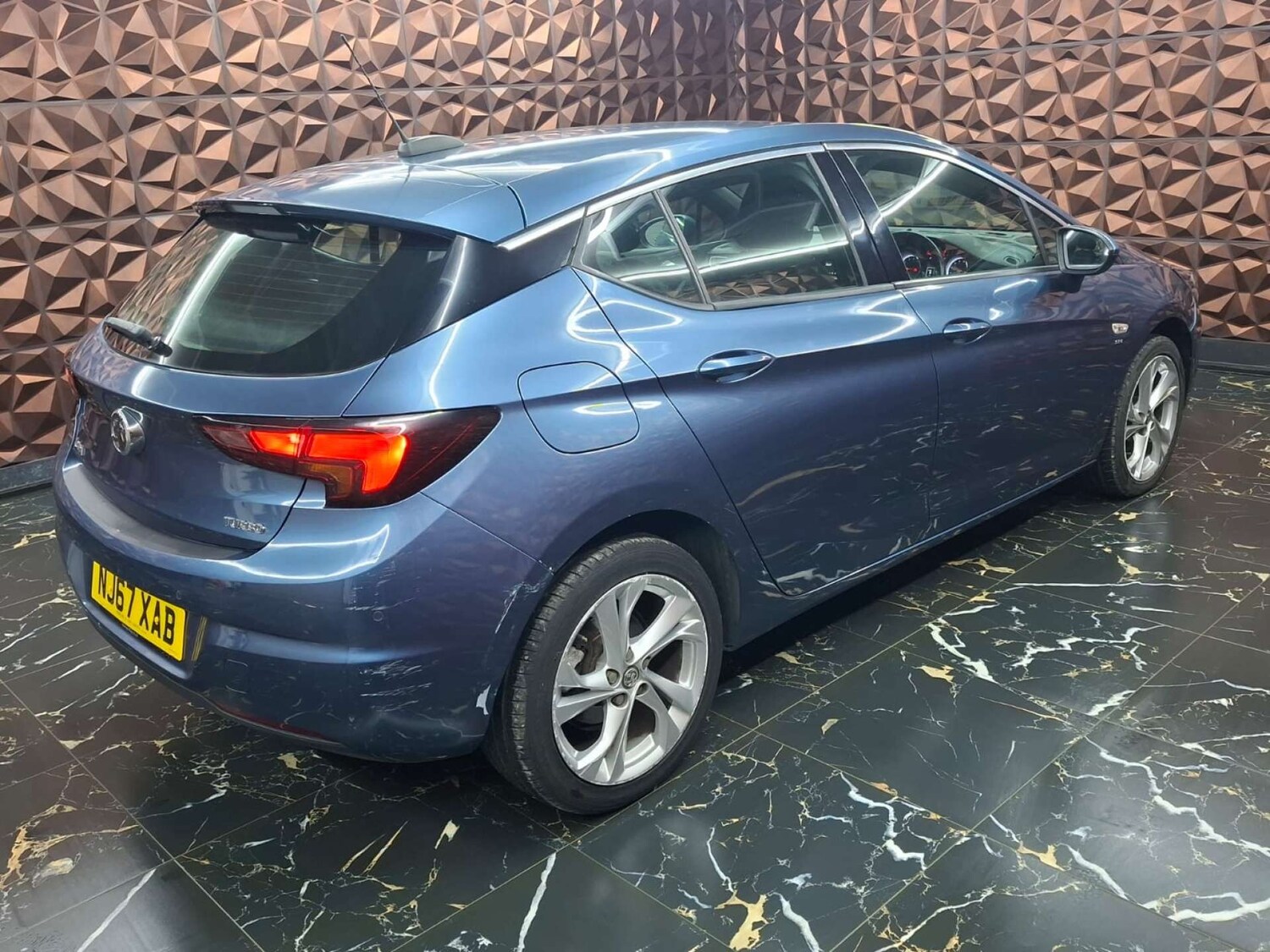 Used Vauxhall Astra 2017 for sale - 77151335: Photo 12