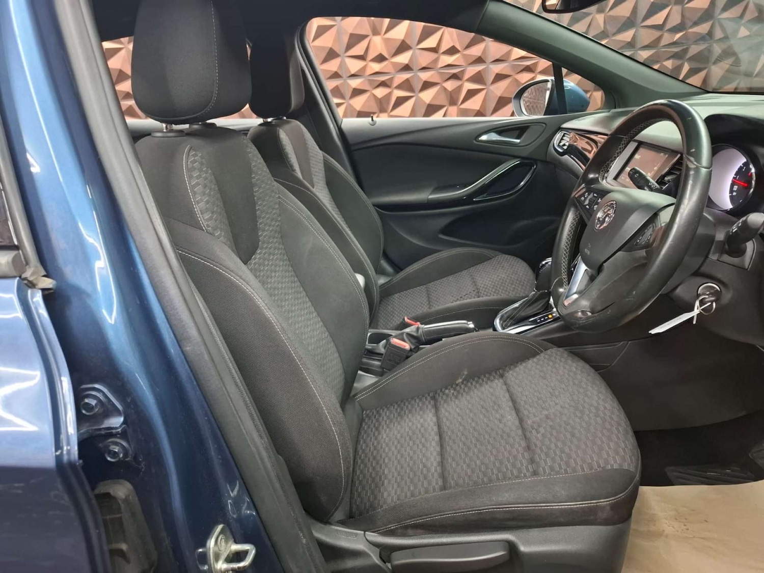 Used Vauxhall Astra 2017 for sale - 77151335: Photo 21