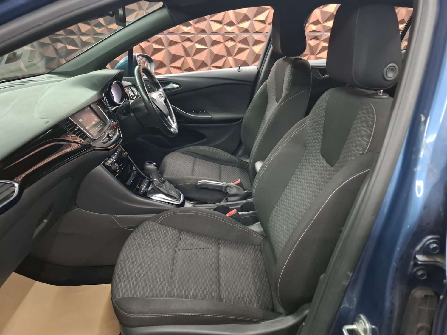 Used Vauxhall Astra 2017 for sale - 77151335: Photo 26