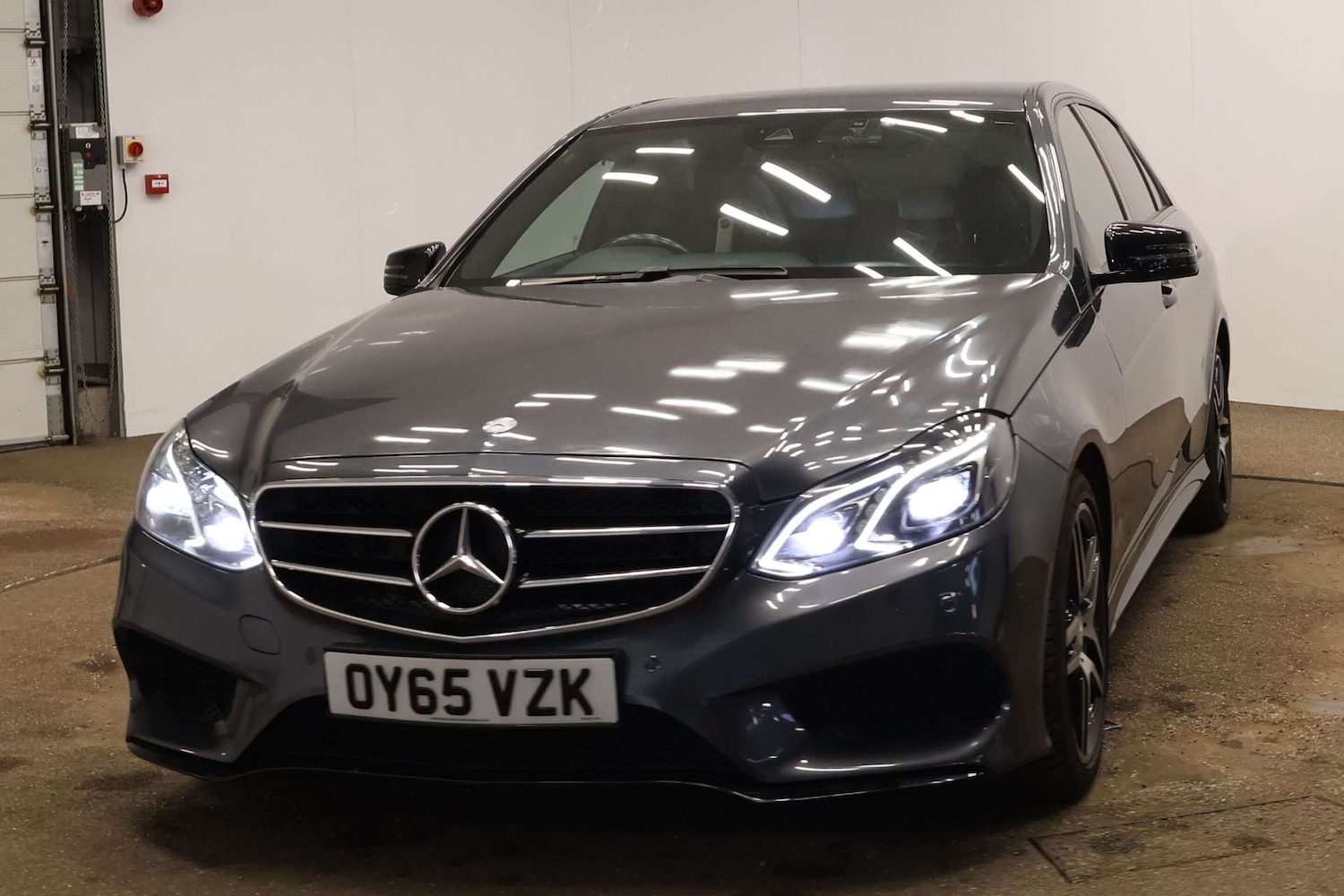 Used Mercedes-Benz E Class 2015 for sale - 77818745: Photo 3