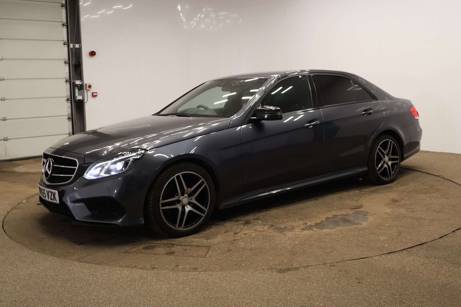 Used Mercedes-Benz E Class 2015 for sale - 77818745: Photo 4