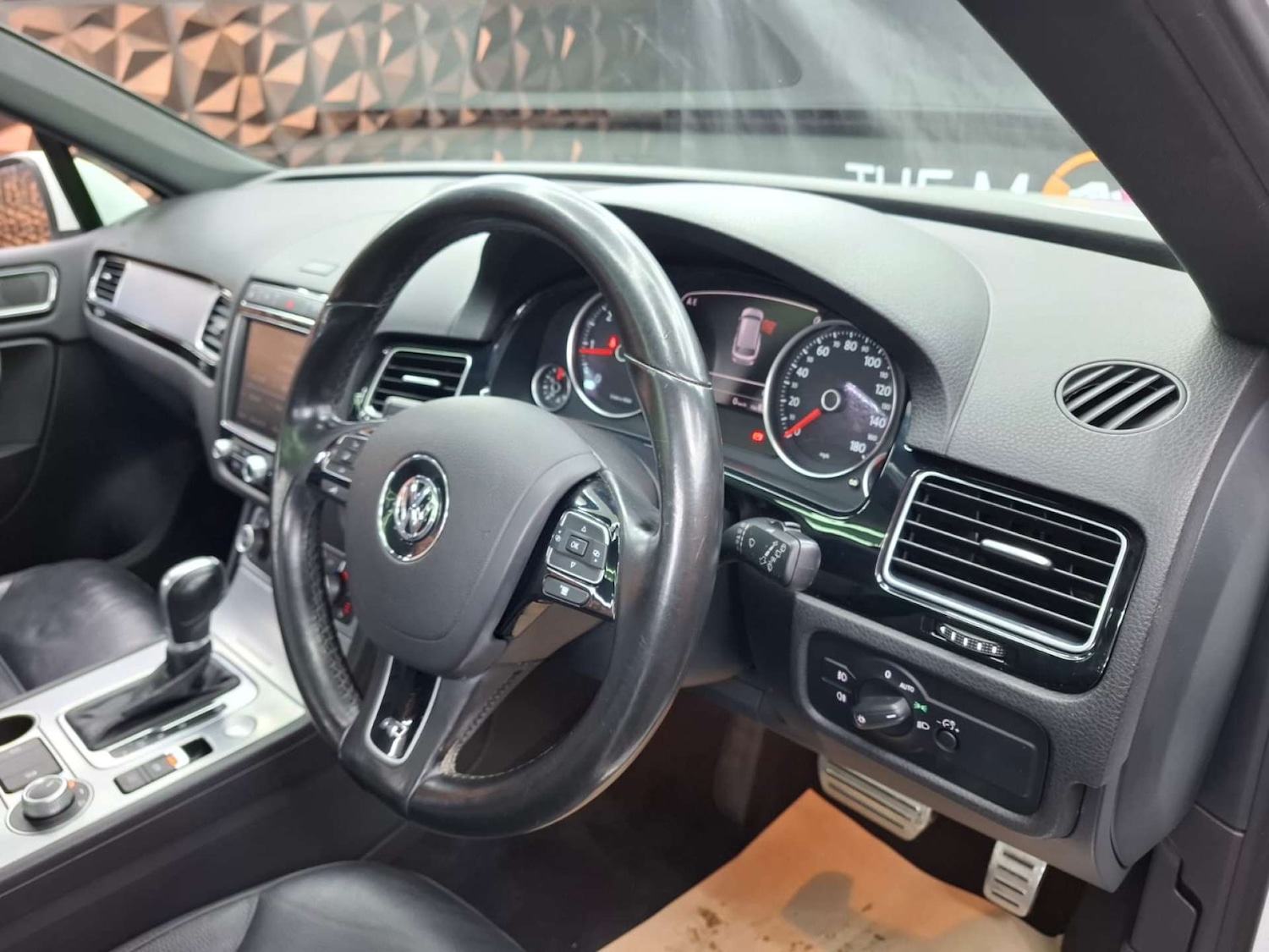 Used Volkswagen Touareg 2015 for sale - 77151125: Photo 21