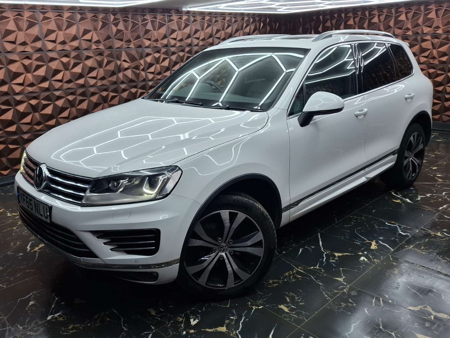 Used Volkswagen Touareg 2015 for sale - 77151125: Photo 4