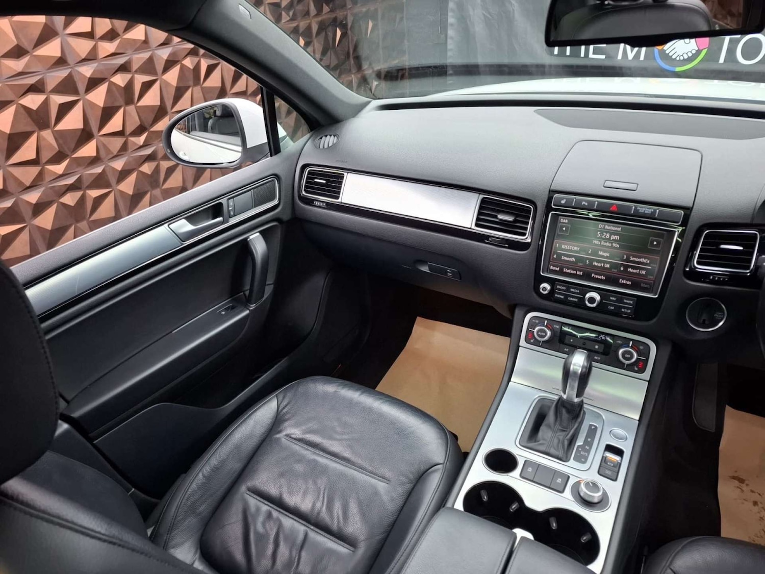 Used Volkswagen Touareg 2015 for sale - 77151125: Photo 8