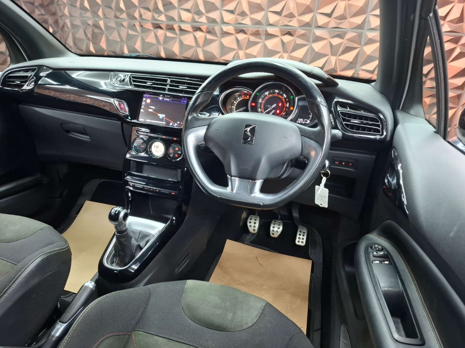 Used DS Automobiles DS 3 2017 for sale - 76921487: Photo 25