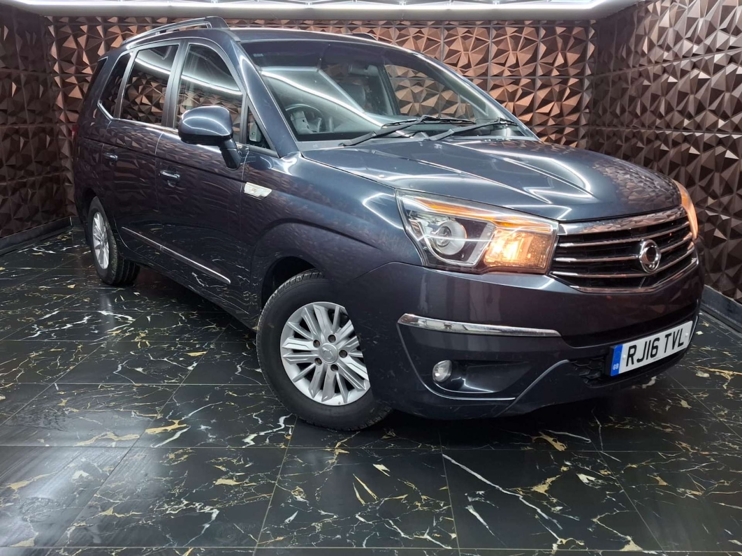 Used Ssangyong Turismo 2016 for sale - 76921498: Photo 3