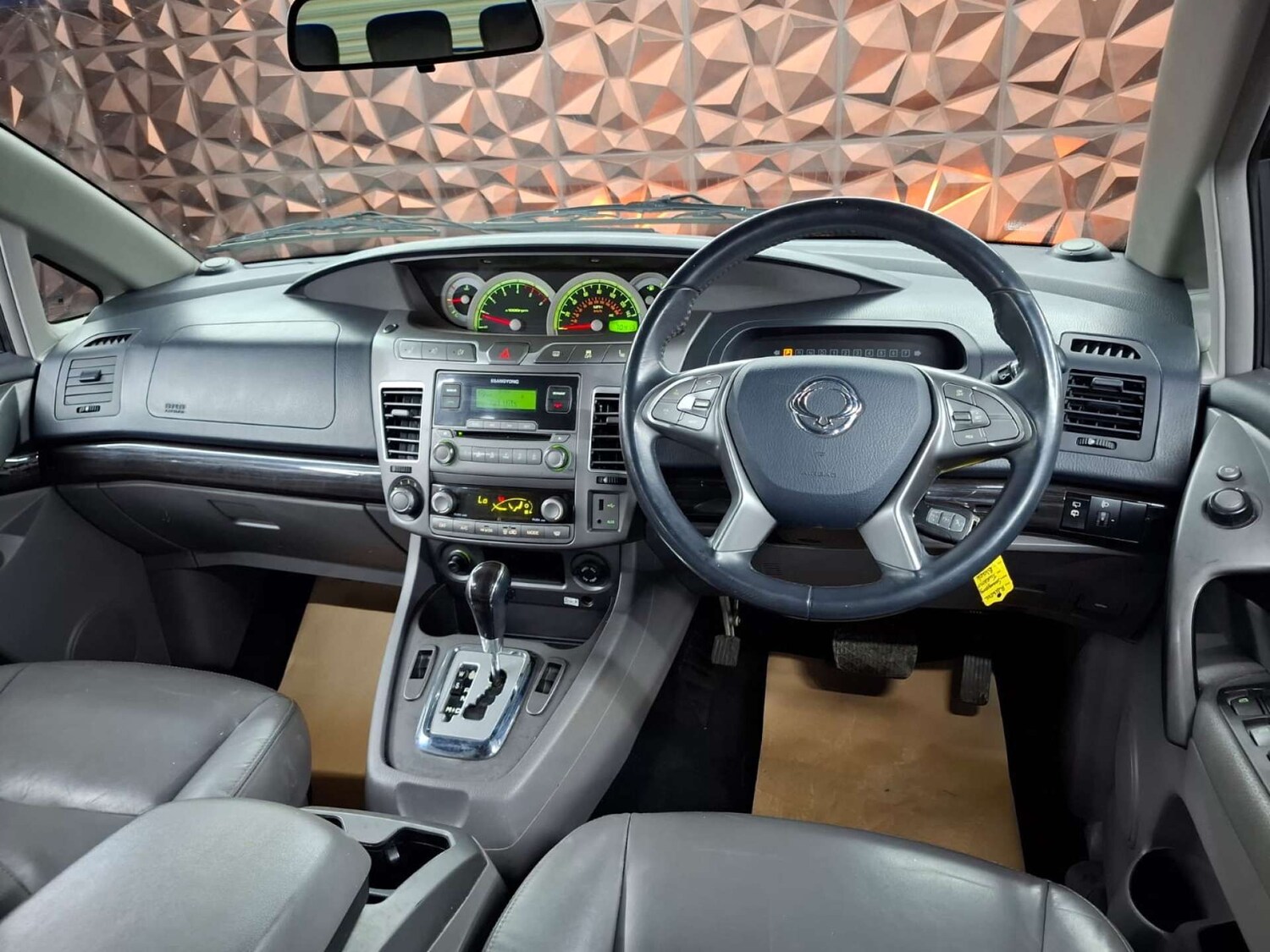 Used Ssangyong Turismo 2016 for sale - 76921498: Photo 31