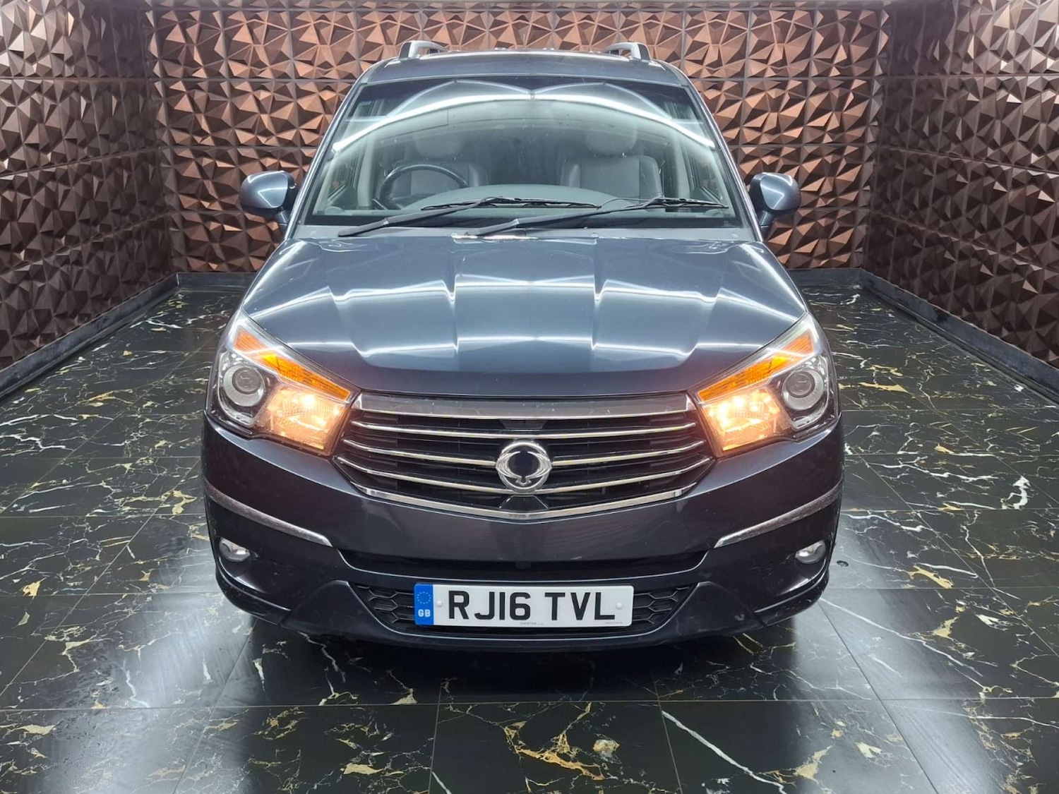 Used Ssangyong Turismo 2016 for sale - 76921498: Photo 8