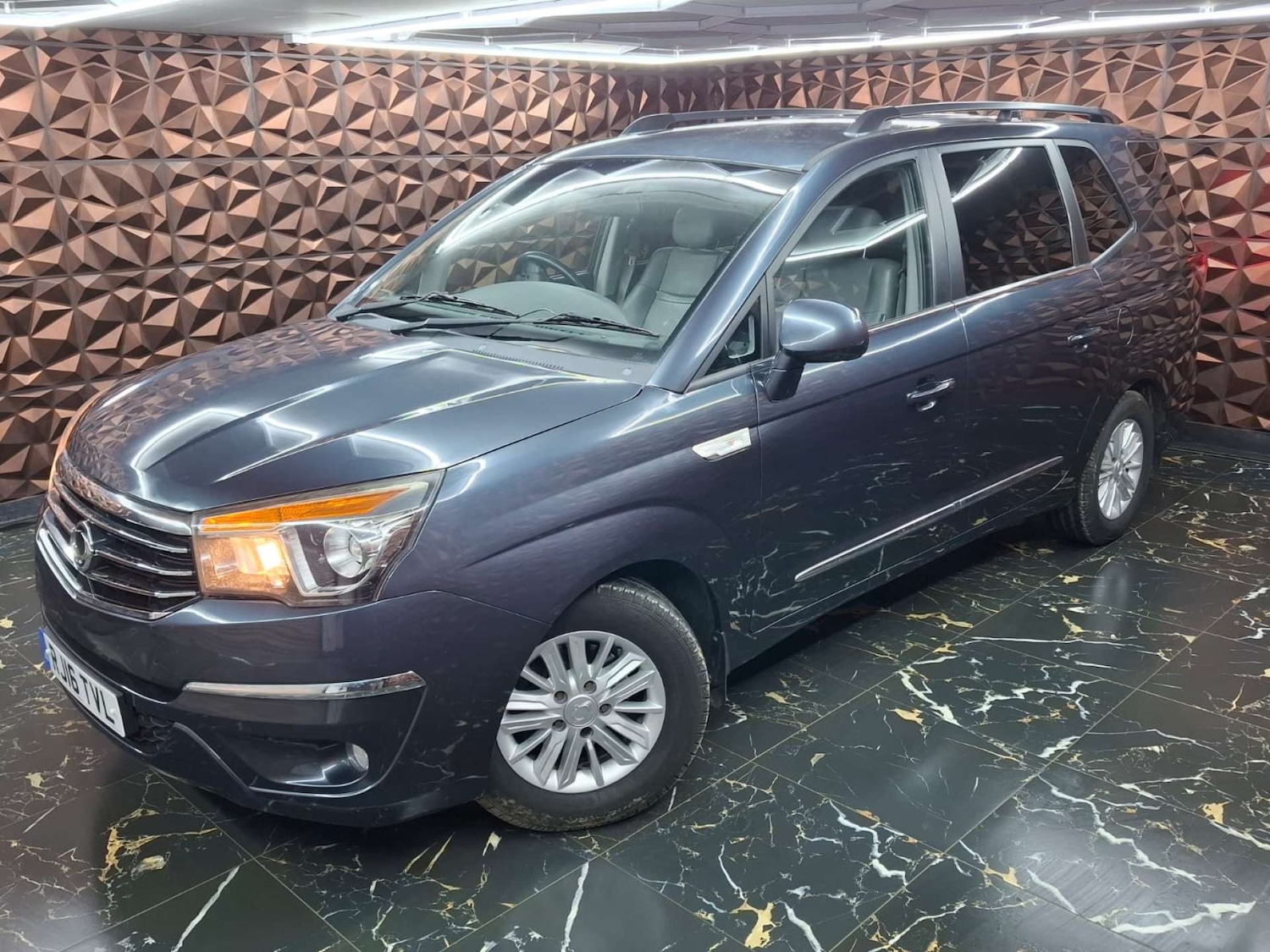 Used Ssangyong Turismo 2016 for sale - 76921498: Photo 9