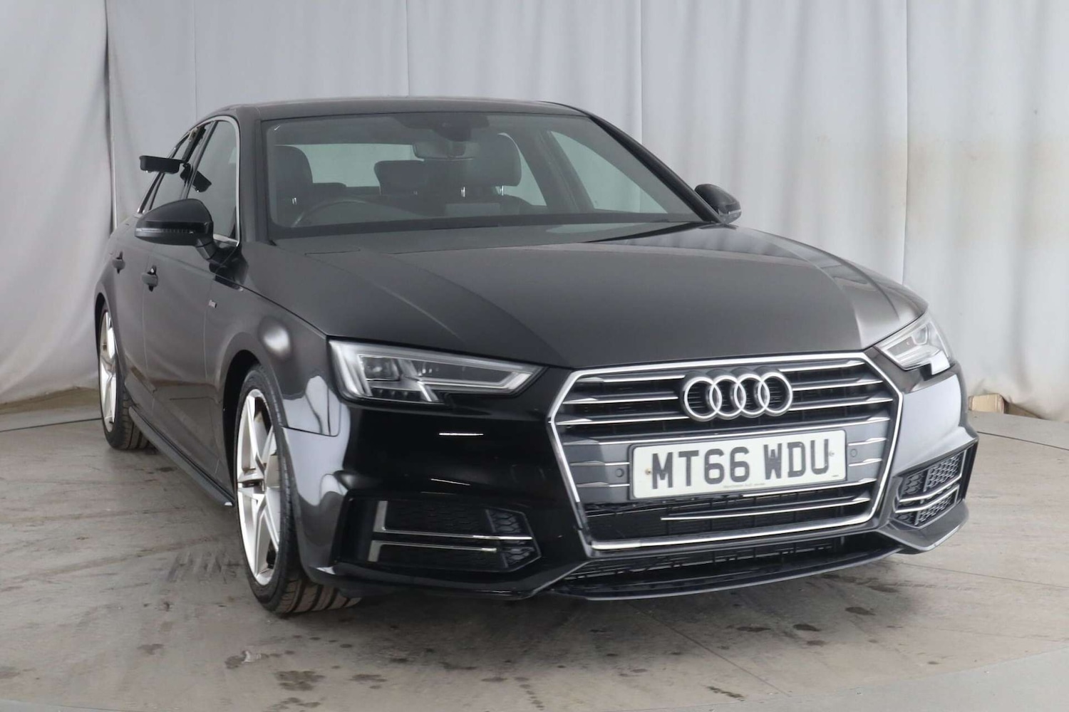 Used Audi A4 2016 for sale - 76921306: Photo 2