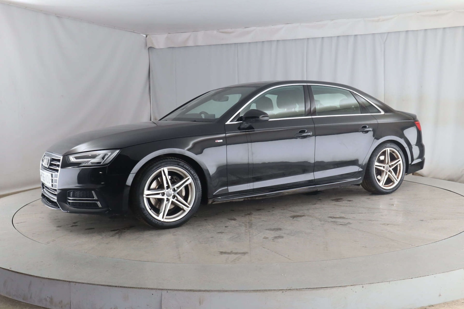 Used Audi A4 2016 for sale - 76921306: Photo 3