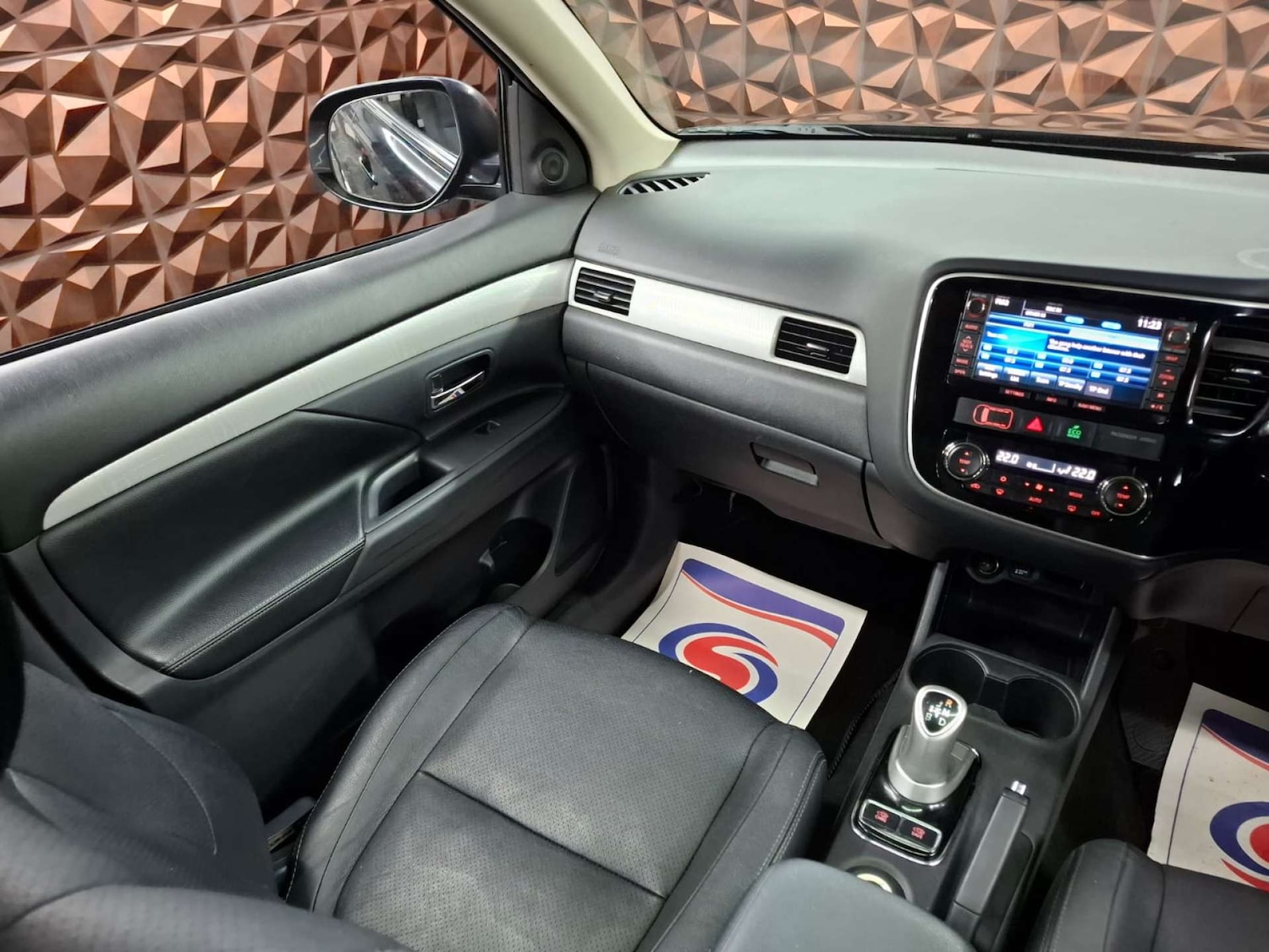 Used Mitsubishi Outlander 2015 for sale - 76921411: Photo 10