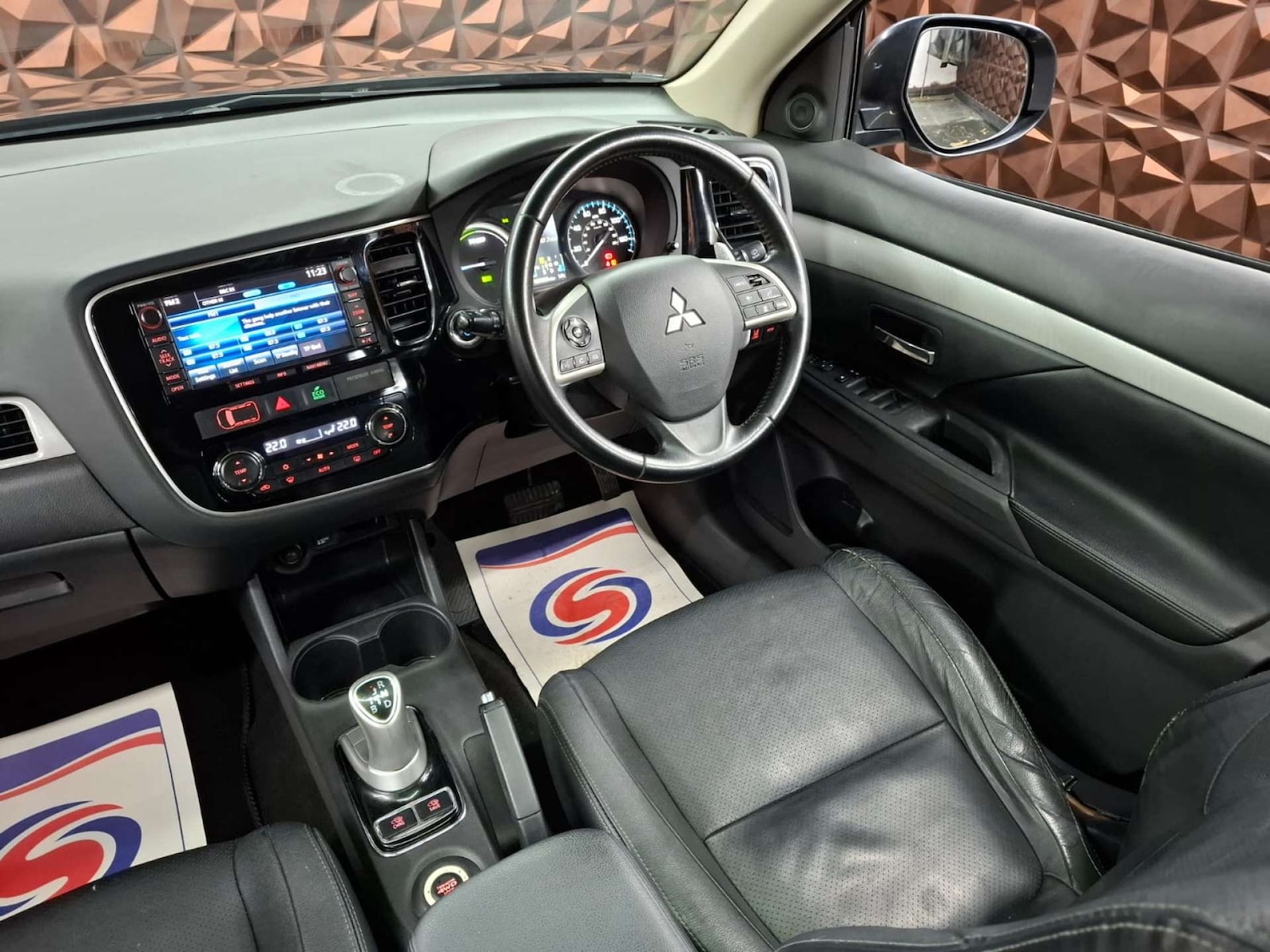 Used Mitsubishi Outlander 2015 for sale - 76921411: Photo 14