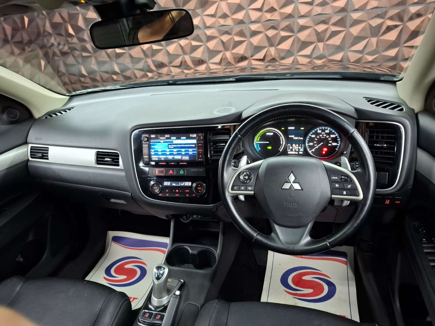 Used Mitsubishi Outlander 2015 for sale - 76921411: Photo 20