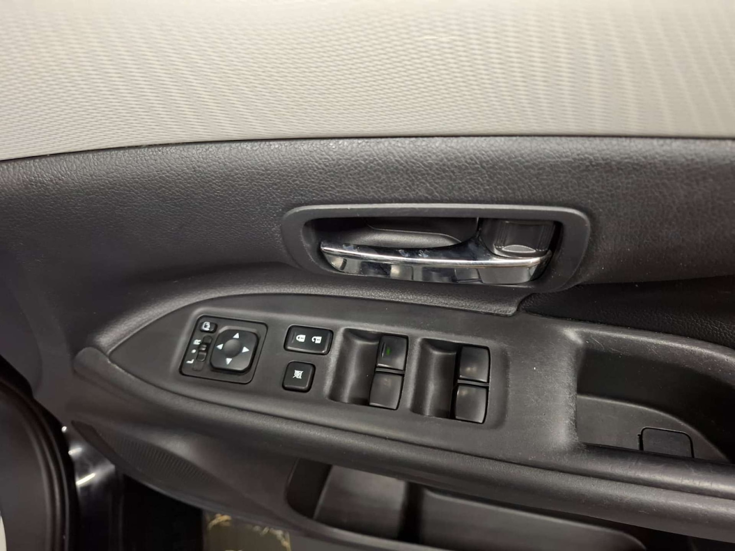 Used Mitsubishi Outlander 2015 for sale - 76921411: Photo 23