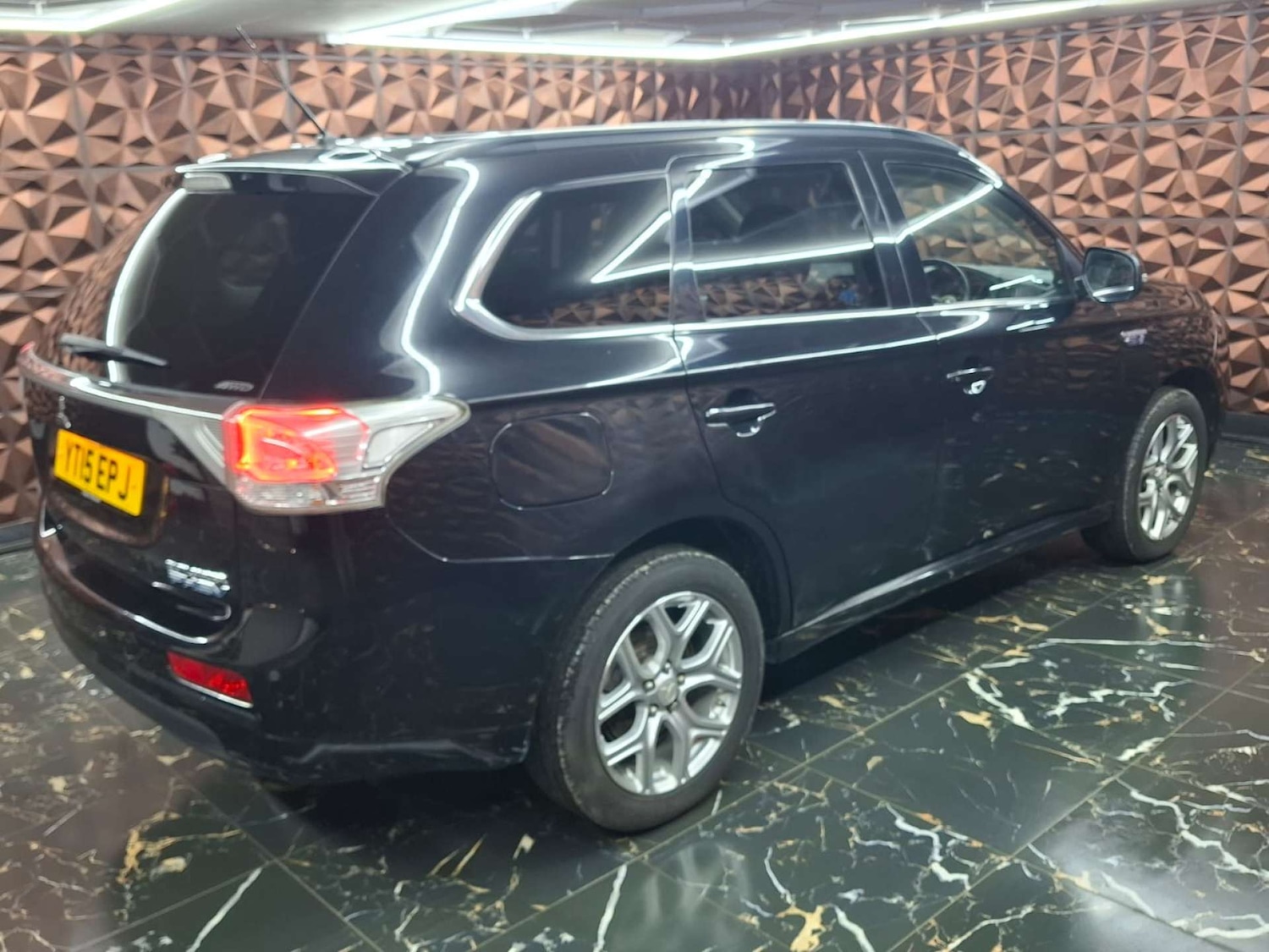 Used Mitsubishi Outlander 2015 for sale - 76921411: Photo 32