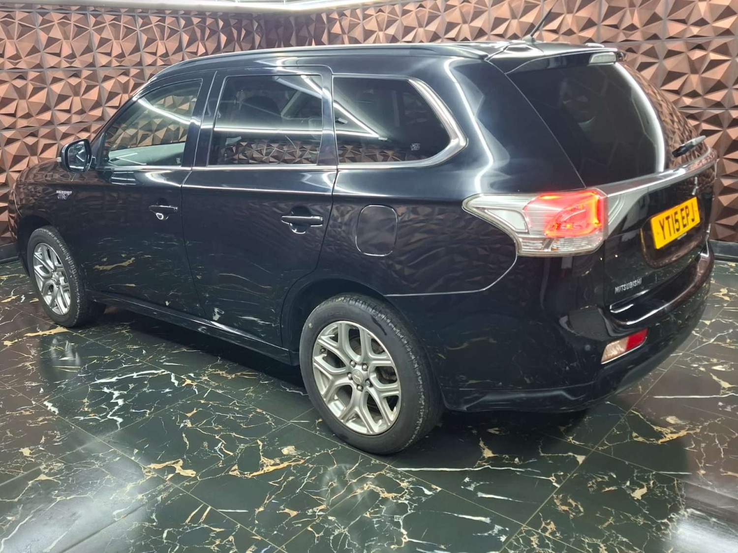 Used Mitsubishi Outlander 2015 for sale - 76921411: Photo 34