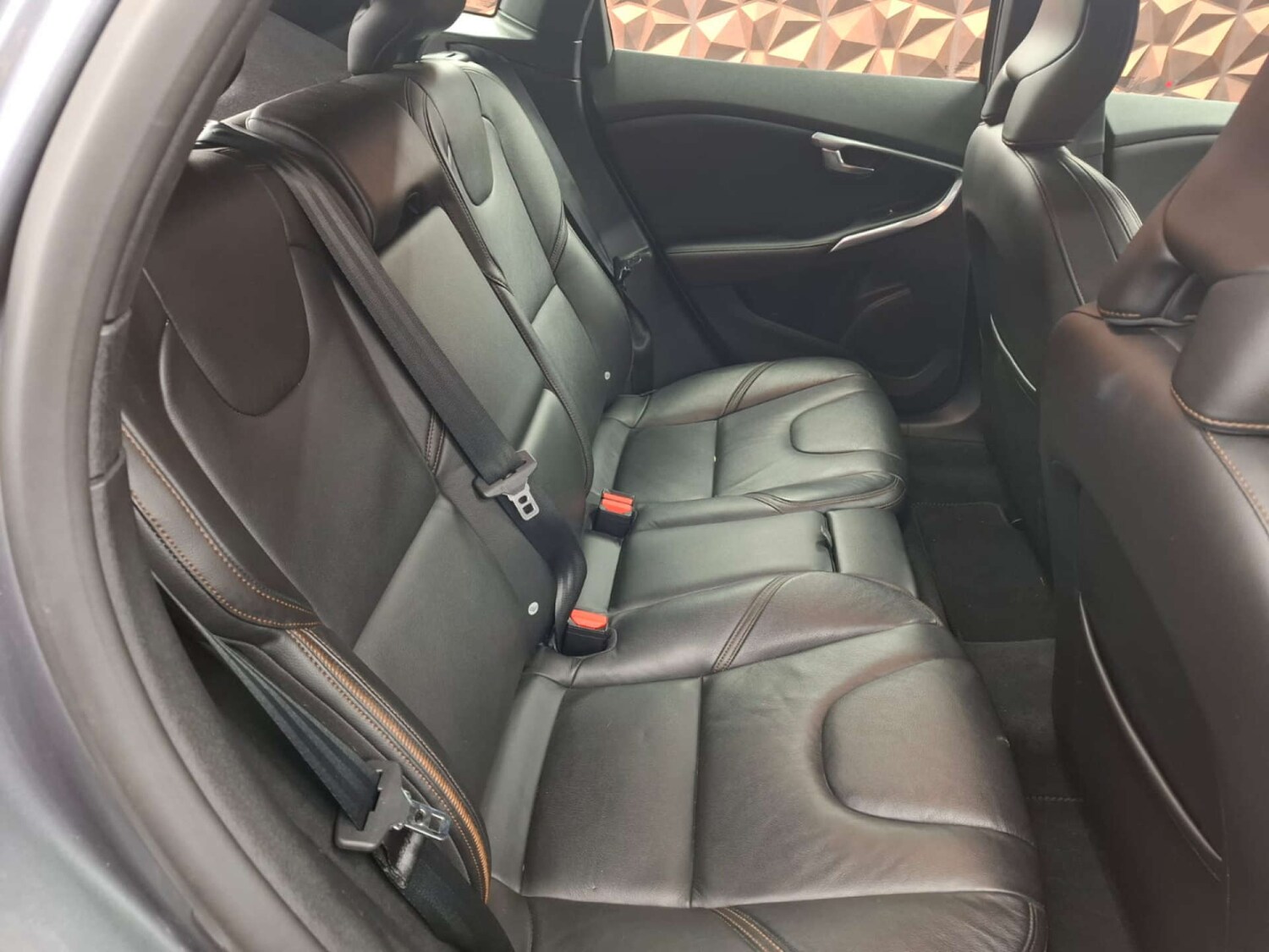 Used Volvo V40 2015 for sale - 76921421: Photo 12