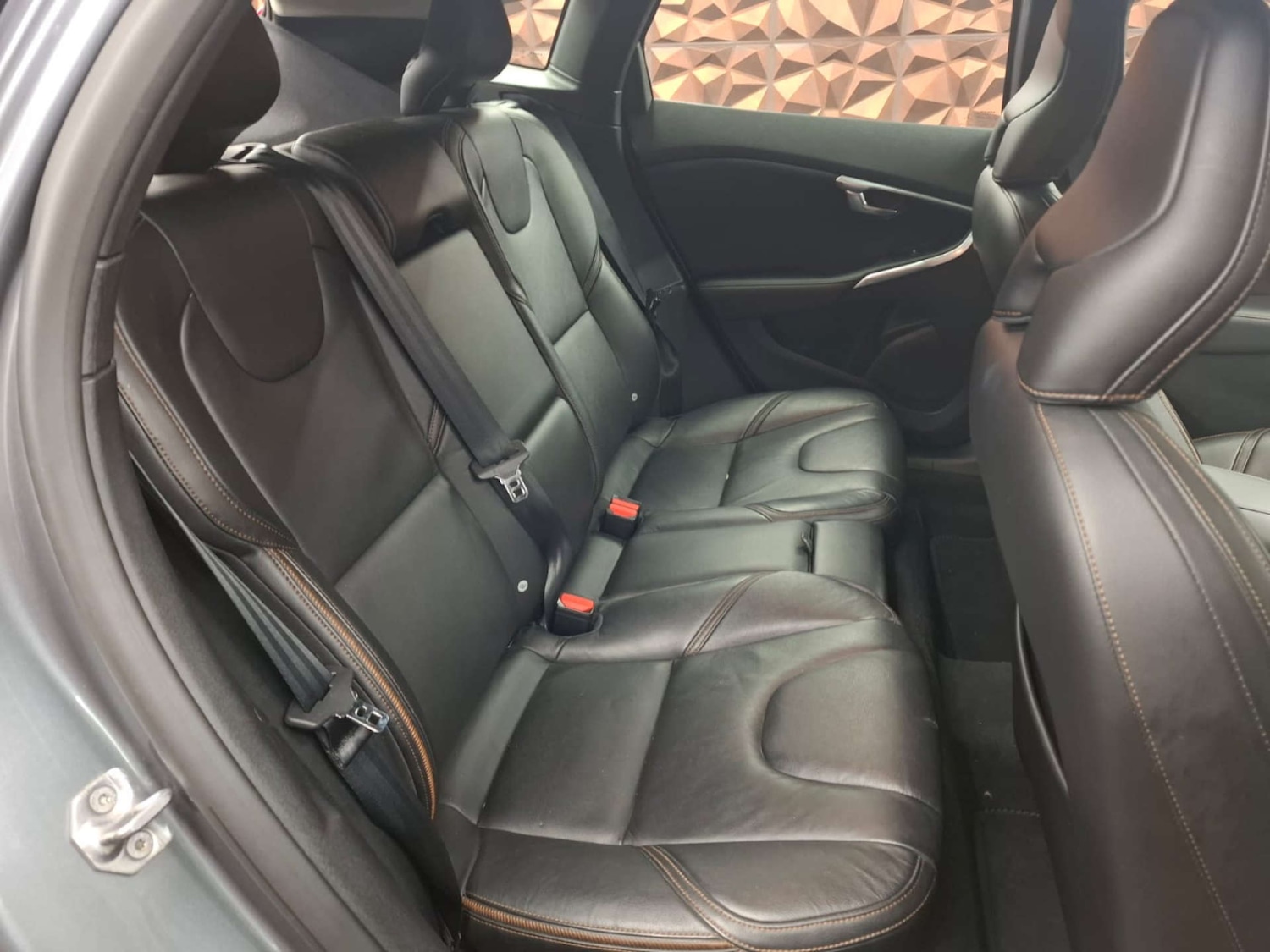 Used Volvo V40 2015 for sale - 76921421: Photo 14