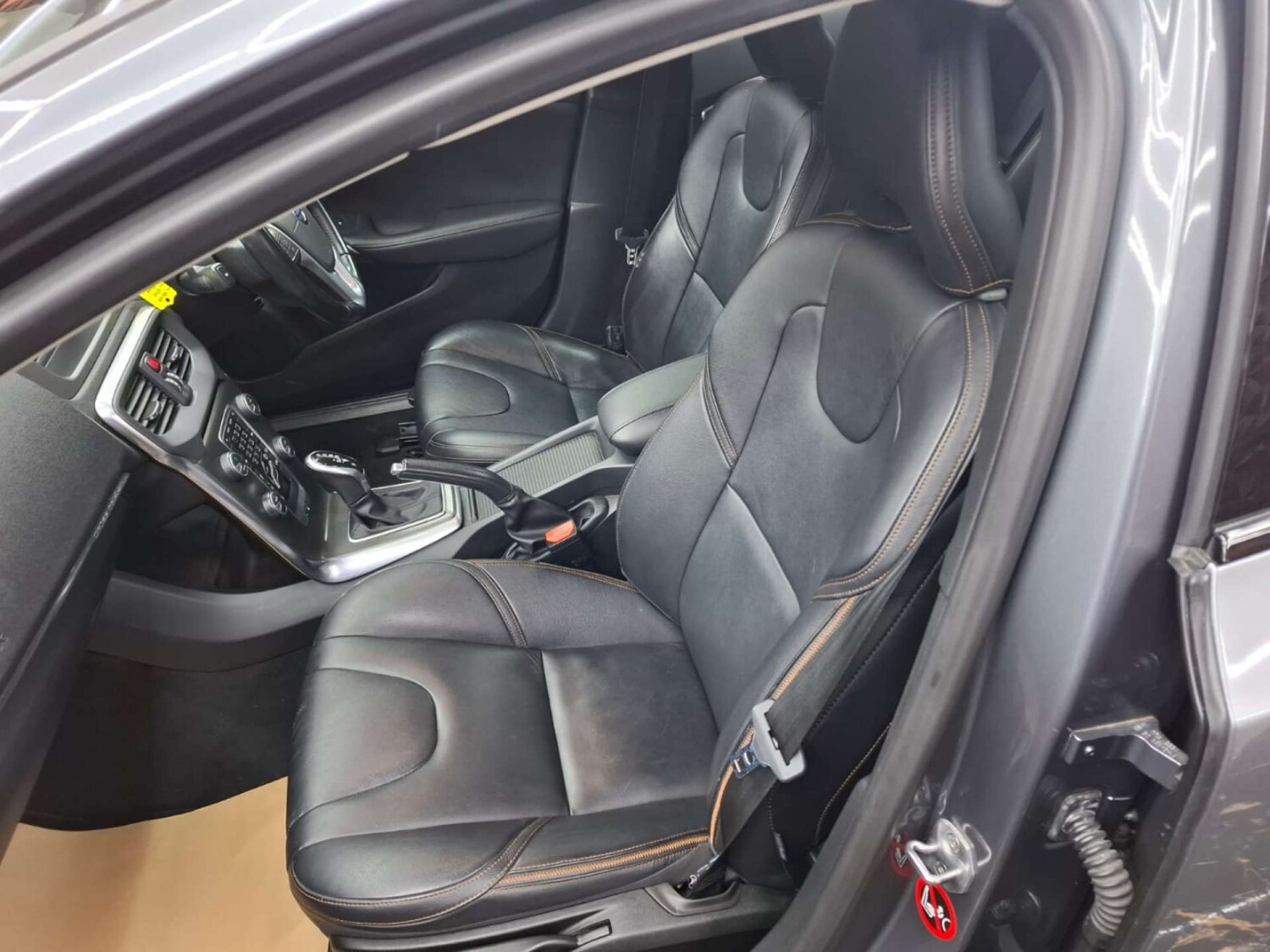 Used Volvo V40 2015 for sale - 76921421: Photo 21