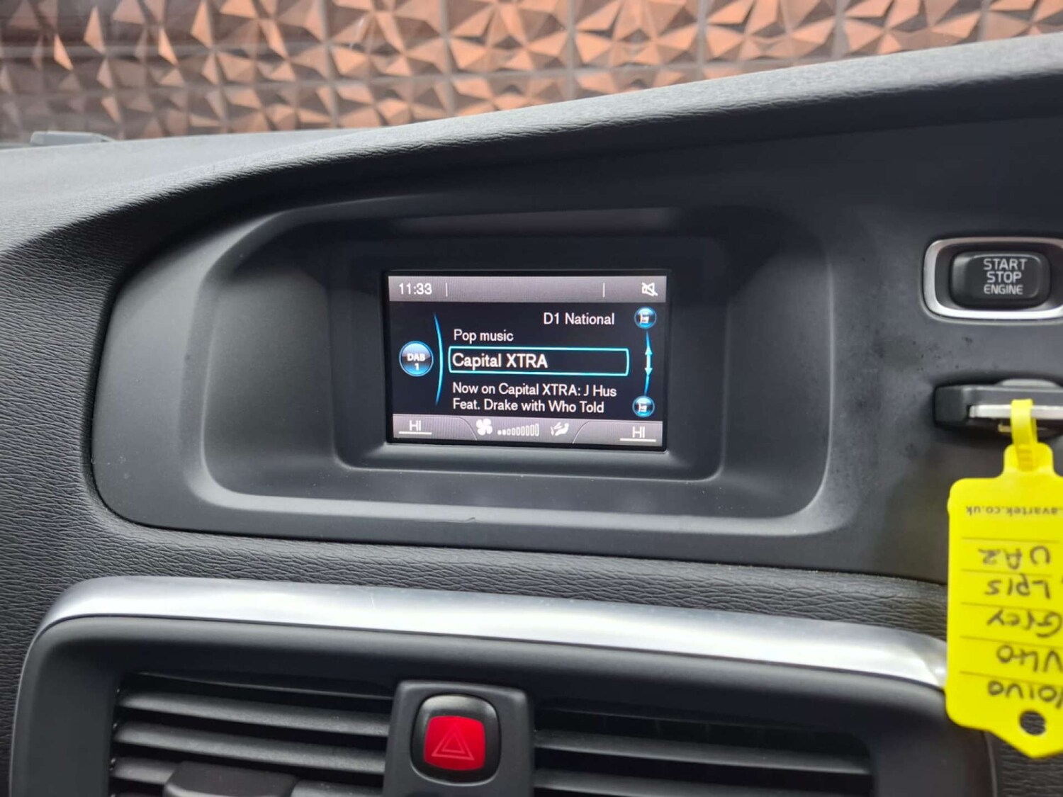 Used Volvo V40 2015 for sale - 76921421: Photo 33