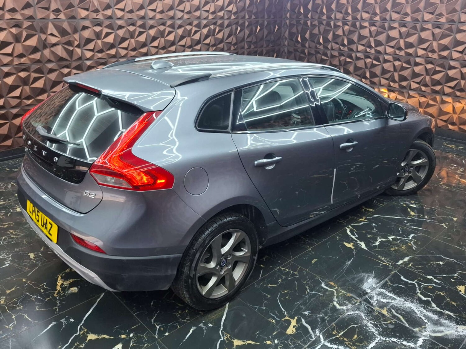 Used Volvo V40 2015 for sale - 76921421: Photo 39
