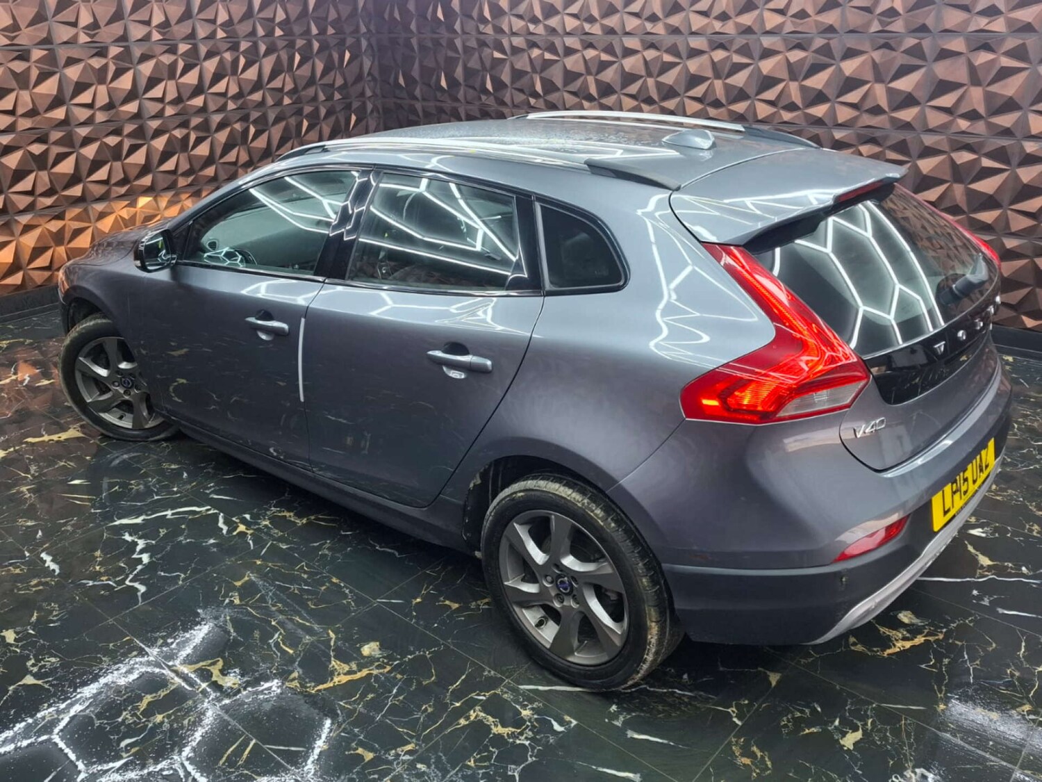 Used Volvo V40 2015 for sale - 76921421: Photo 45