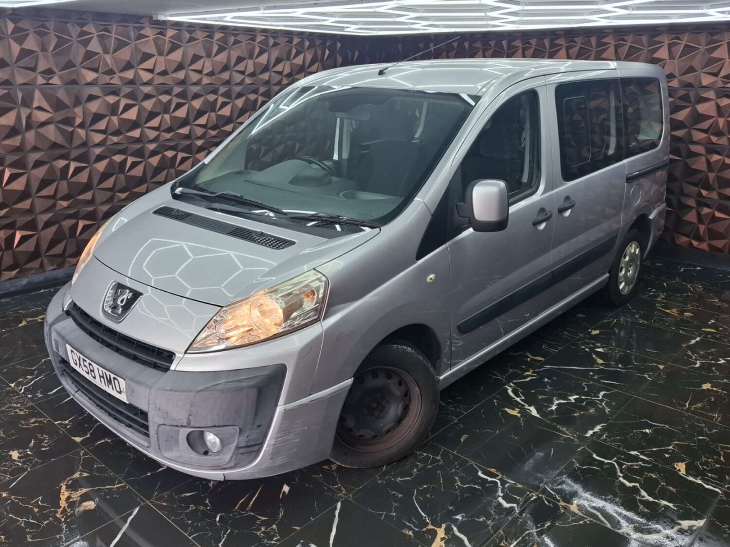 Used Mercedes-Benz C Class 2019 for sale - 76921454: Photo 10