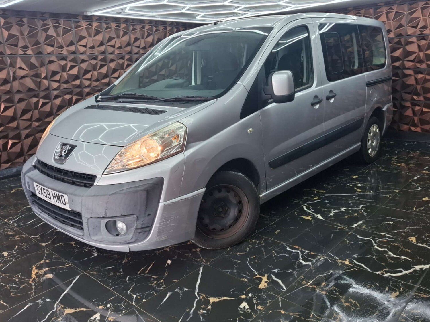 Used Mercedes-Benz C Class 2019 for sale - 76921454: Photo 12