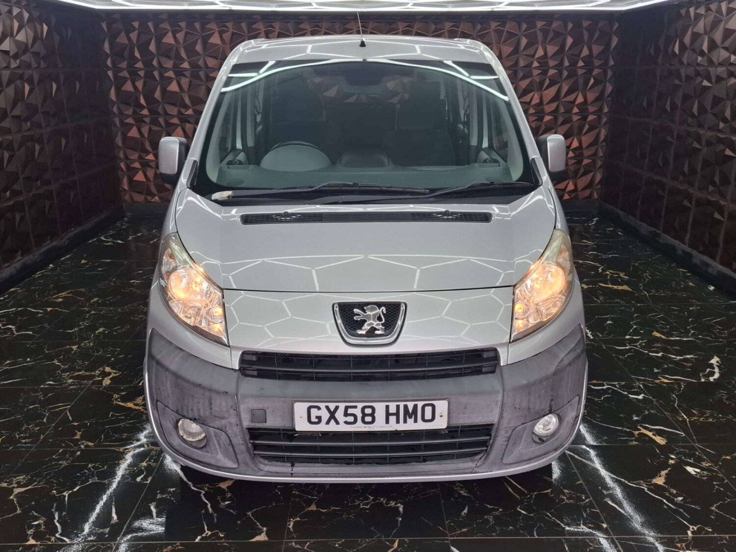 Used Mercedes-Benz C Class 2019 for sale - 76921454: Photo 14