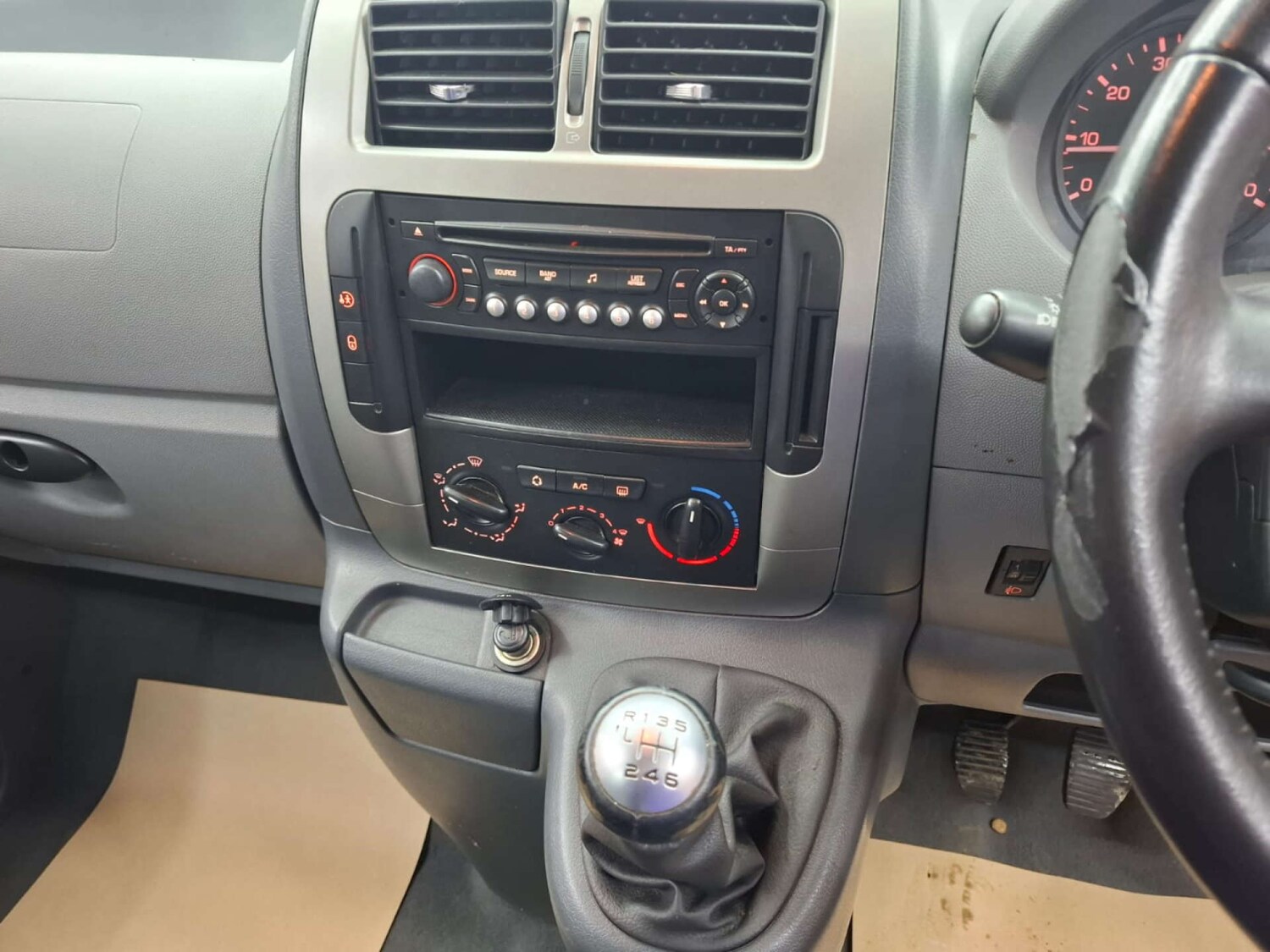 Used Mercedes-Benz C Class 2019 for sale - 76921454: Photo 39