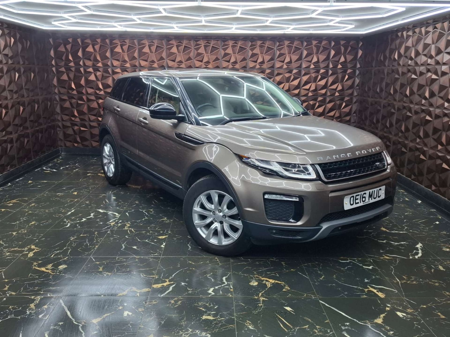Used Land Rover Range Rover Evoque 2016 for sale - 77151286: Photo 2