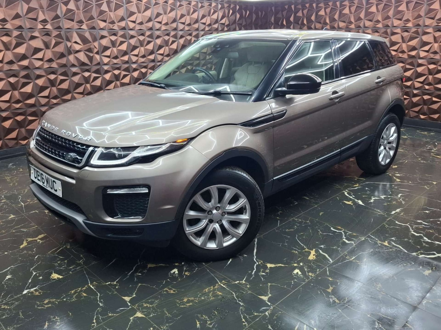 Used Land Rover Range Rover Evoque 2016 for sale - 77151286: Photo 4