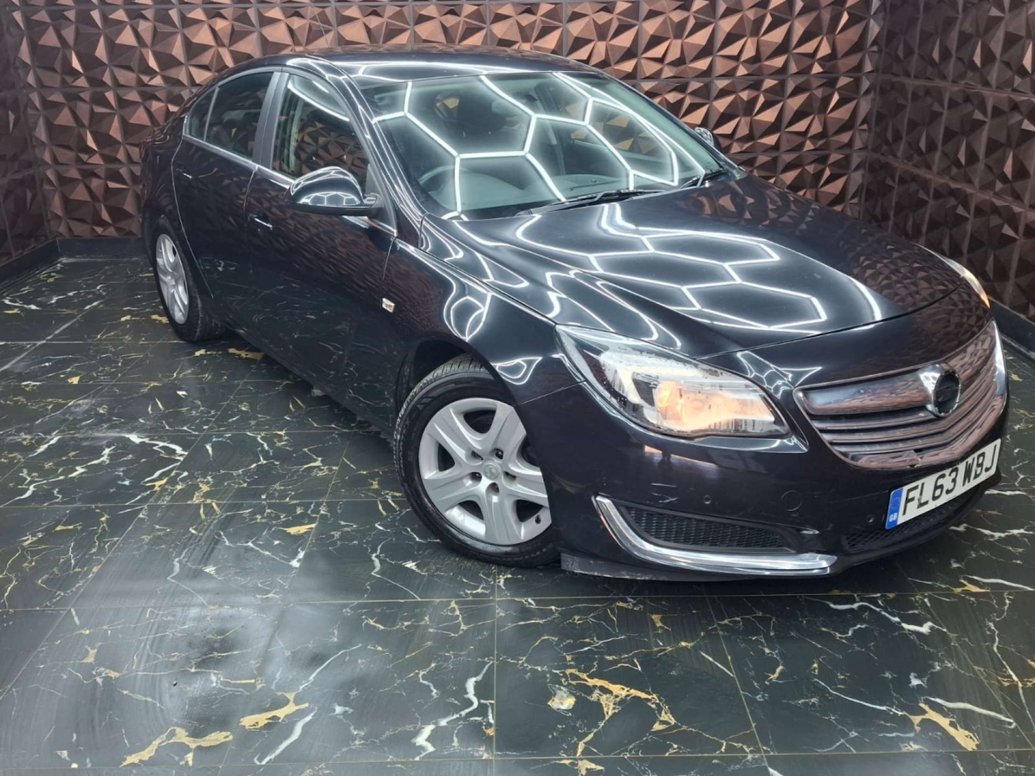 Used Vauxhall Insignia 2013 for sale - 76921488: Photo 2
