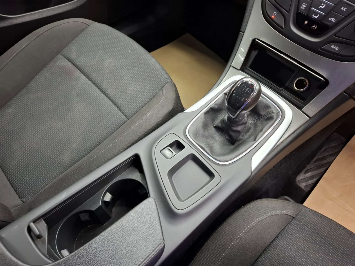 Used Vauxhall Insignia 2013 for sale - 76921488: Photo 29