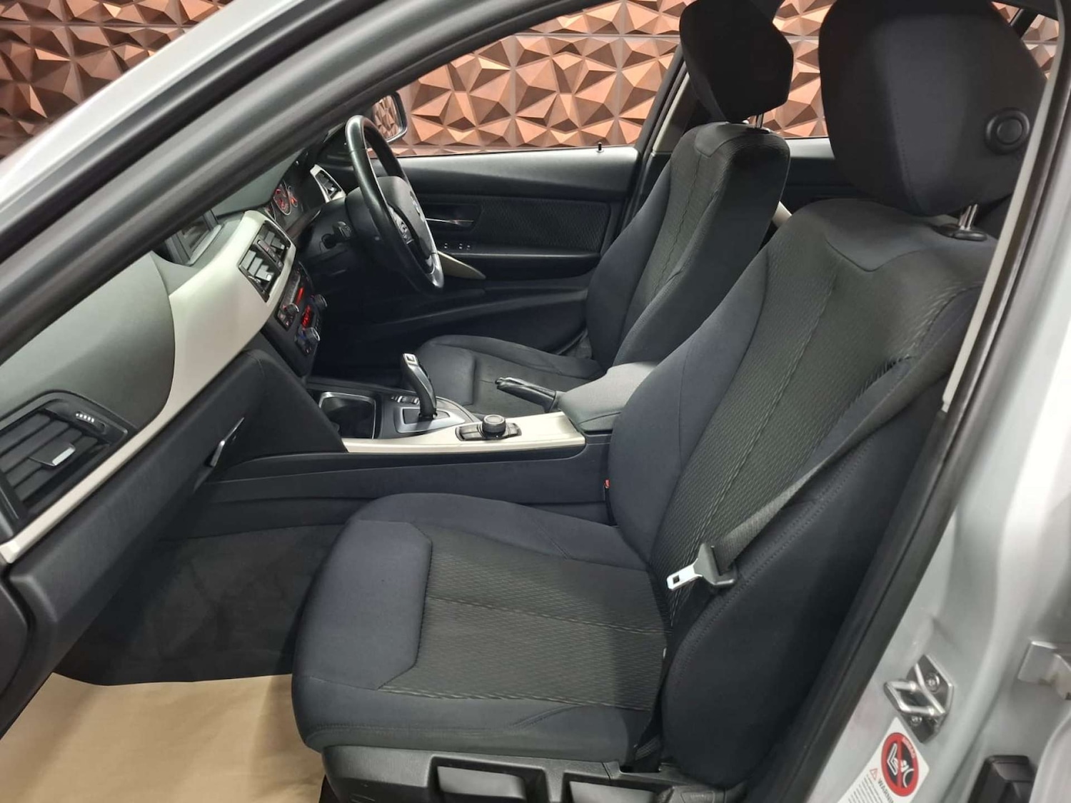 Used BMW 3 Series 2015 for sale - 77151245: Photo 12