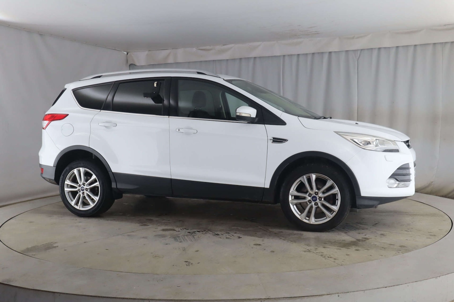 Used Ford Kuga 2016 for sale - 77575832: Photo 2