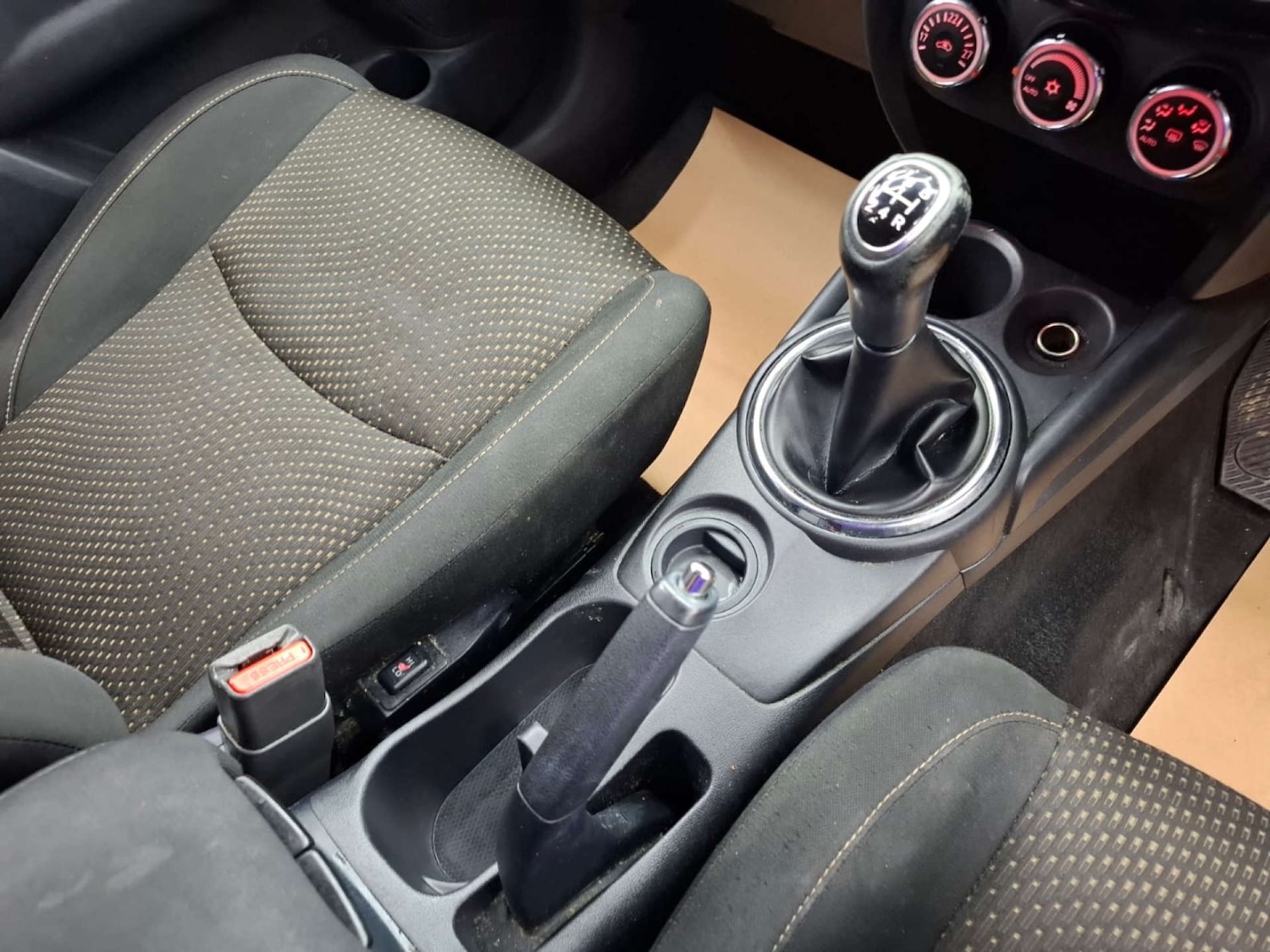 Used Mitsubishi ASX 2015 for sale - 77151235: Photo 46