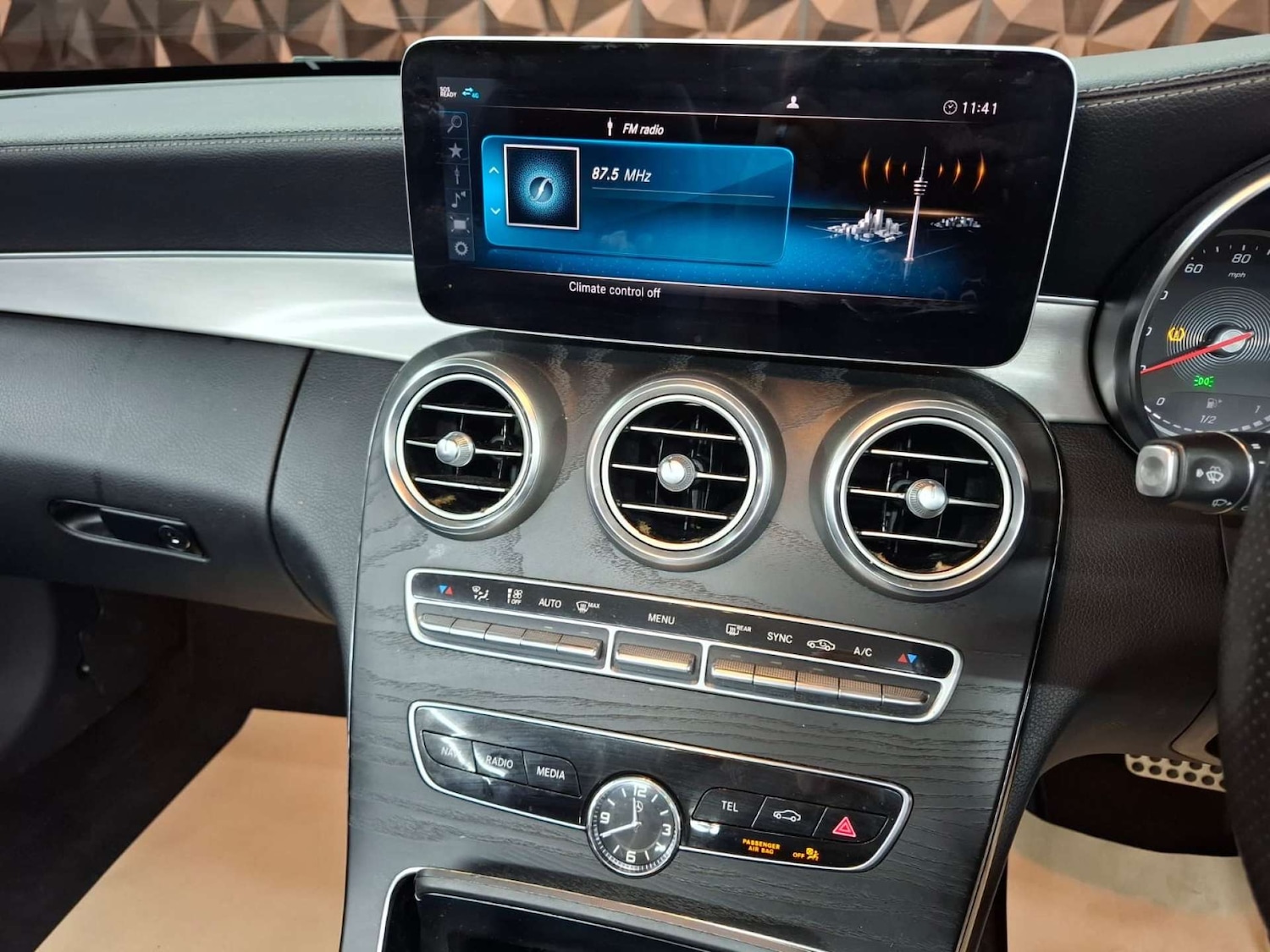 Used Mercedes-Benz C Class 2019 for sale - 77125182: Photo 24