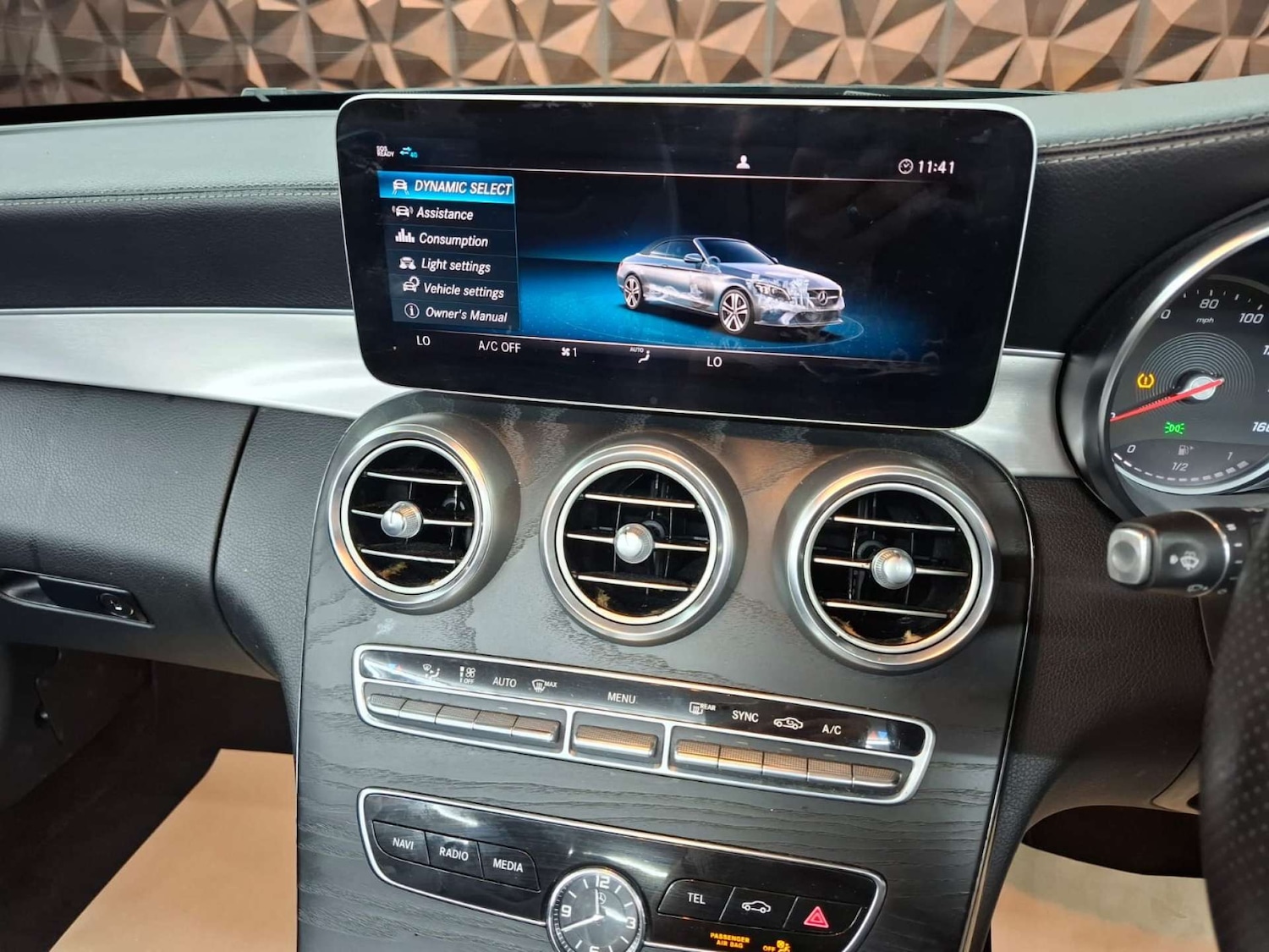 Used Mercedes-Benz C Class 2019 for sale - 77125182: Photo 25