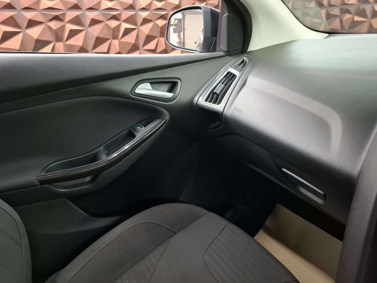 Used Ford Focus 2015 for sale - 77151161: Photo 9