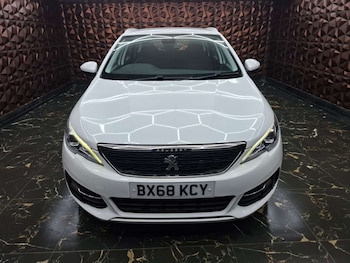 Used Peugeot 308 2018 for sale - 76948209: Photo