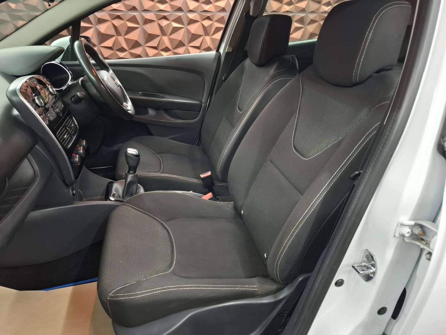 Used Renault Clio 2019 for sale - 76921492: Photo 21