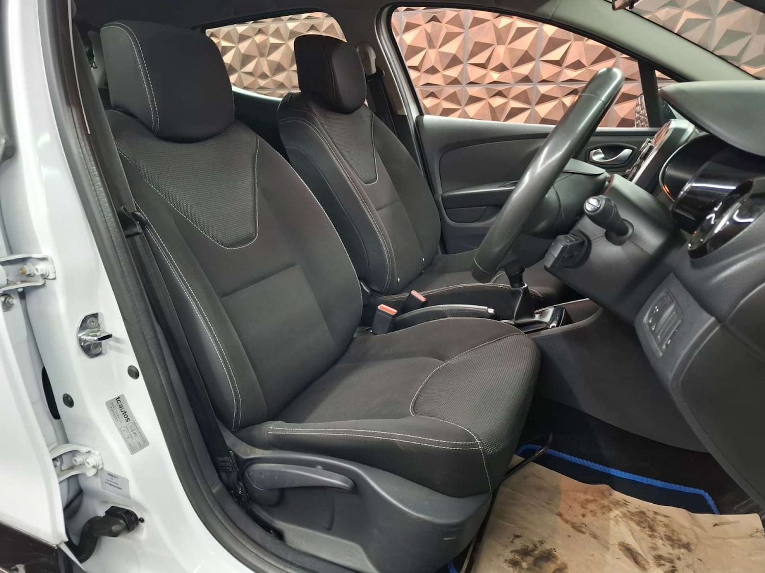 Used Renault Clio 2019 for sale - 76921492: Photo 24