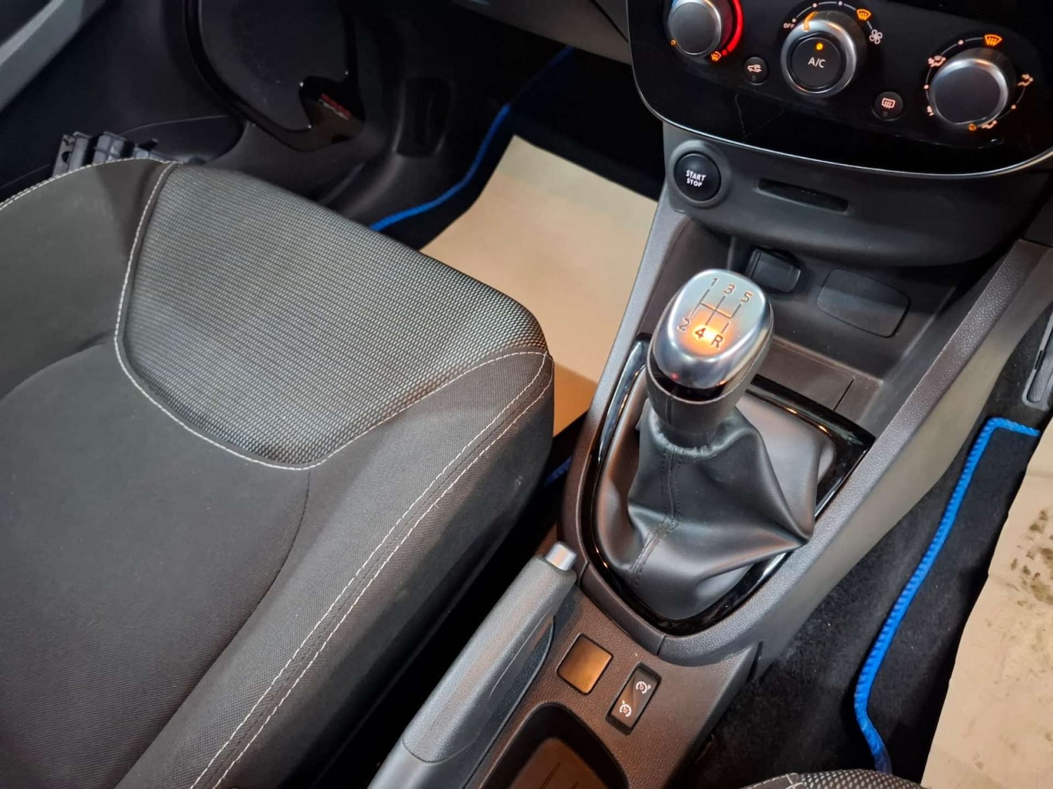 Used Renault Clio 2019 for sale - 76921492: Photo 3