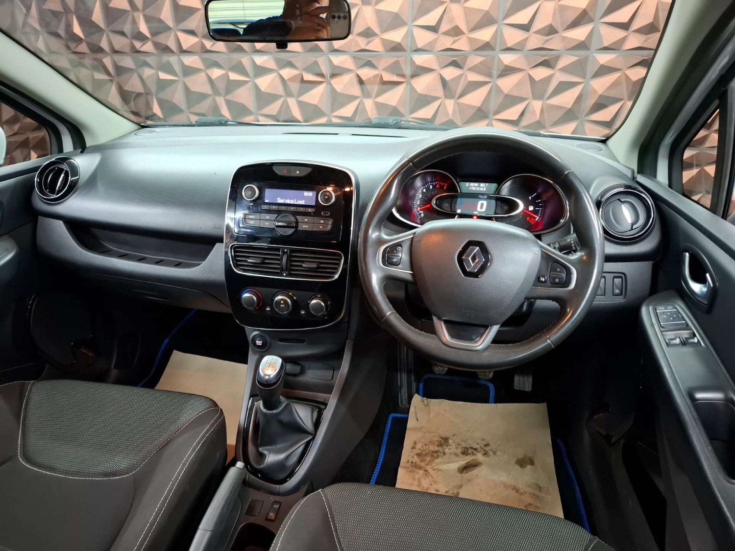 Used Renault Clio 2019 for sale - 76921492: Photo 30