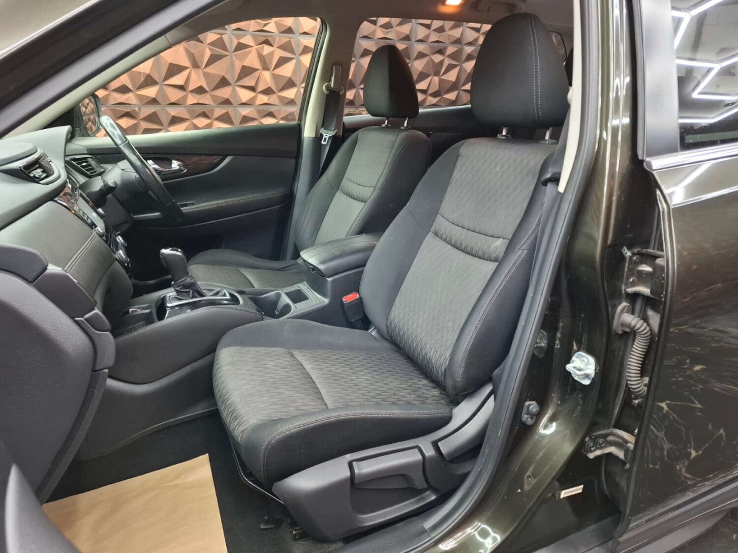 Used Nissan X-Trail 2018 for sale - 76921327: Photo 45