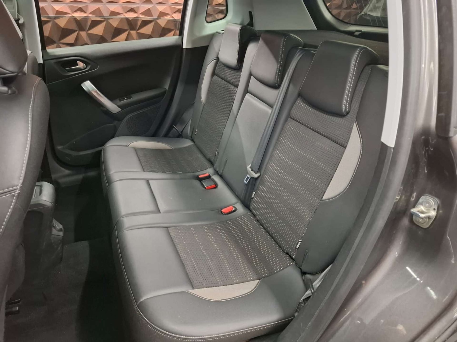 Used Peugeot 2008 2019 for sale - 76921422: Photo 13