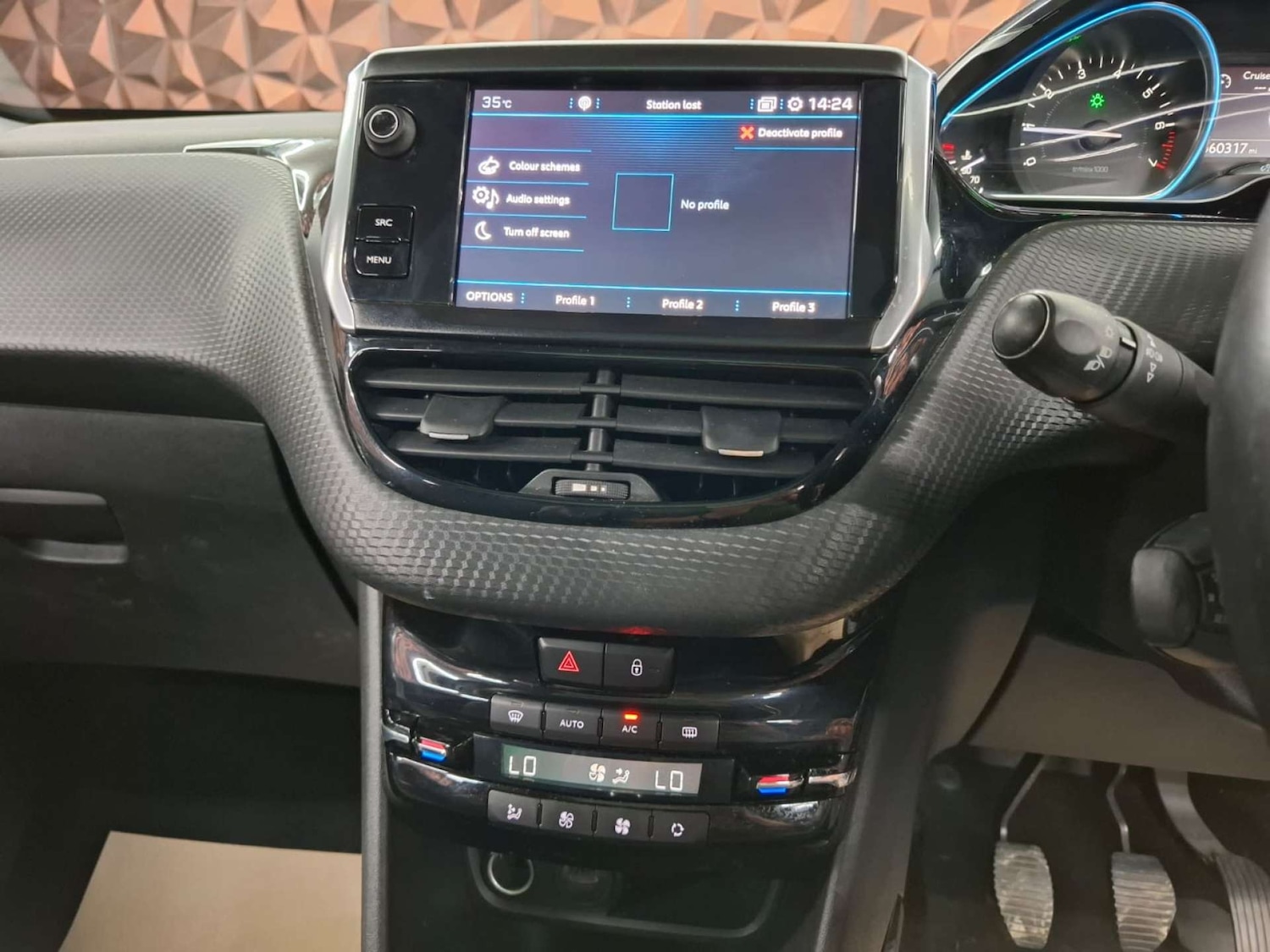 Used Peugeot 2008 2019 for sale - 76921422: Photo 19